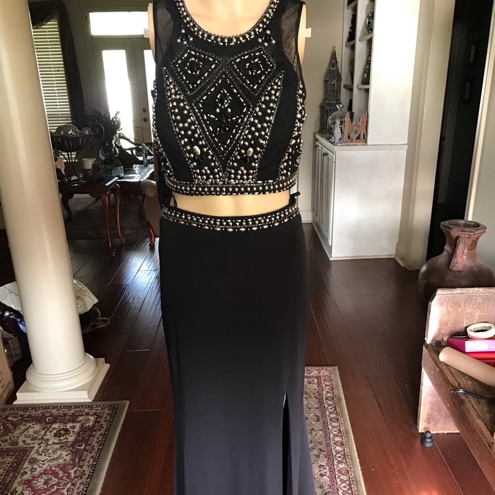 Black Prom/formal dress - Picture 1 of 4